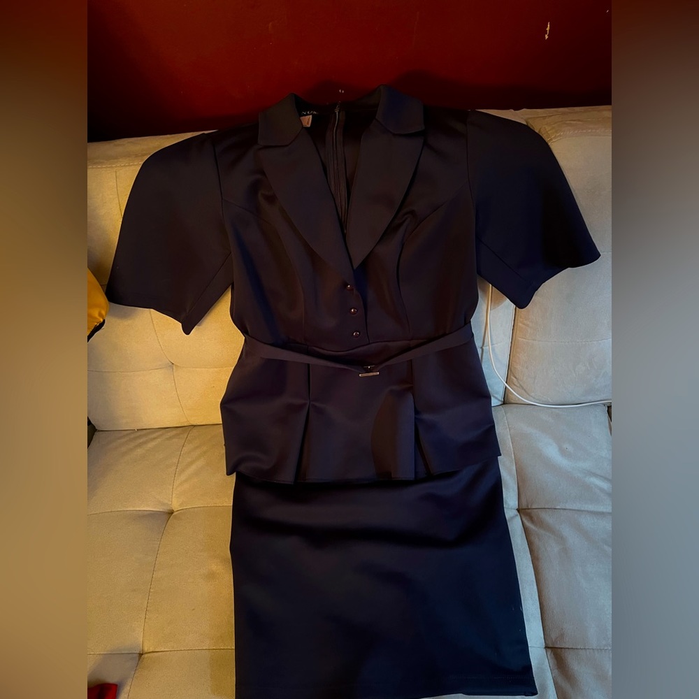 Women’s VENUS Mid Cut Short Sleeve Dress w/Belt Size 8